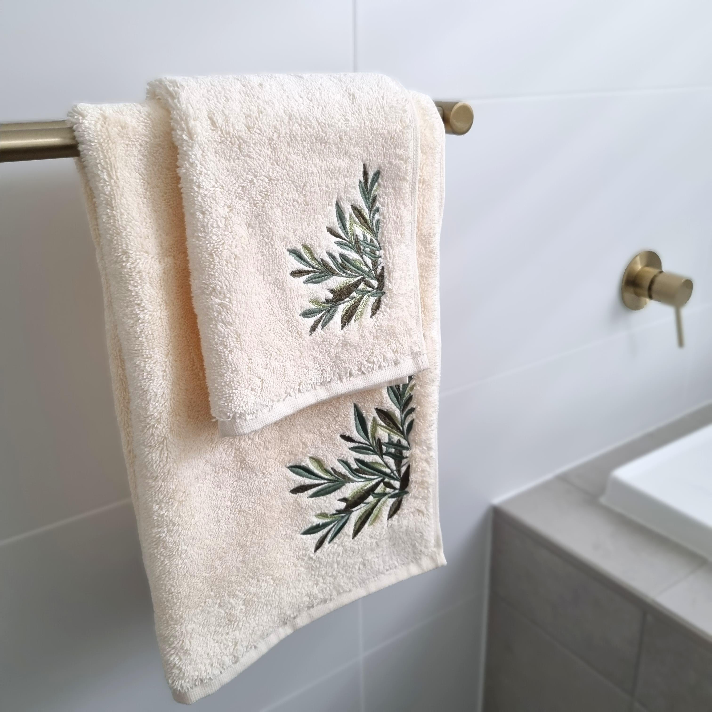 Esmeralda Sol Hand Towel - Syra Kalyva