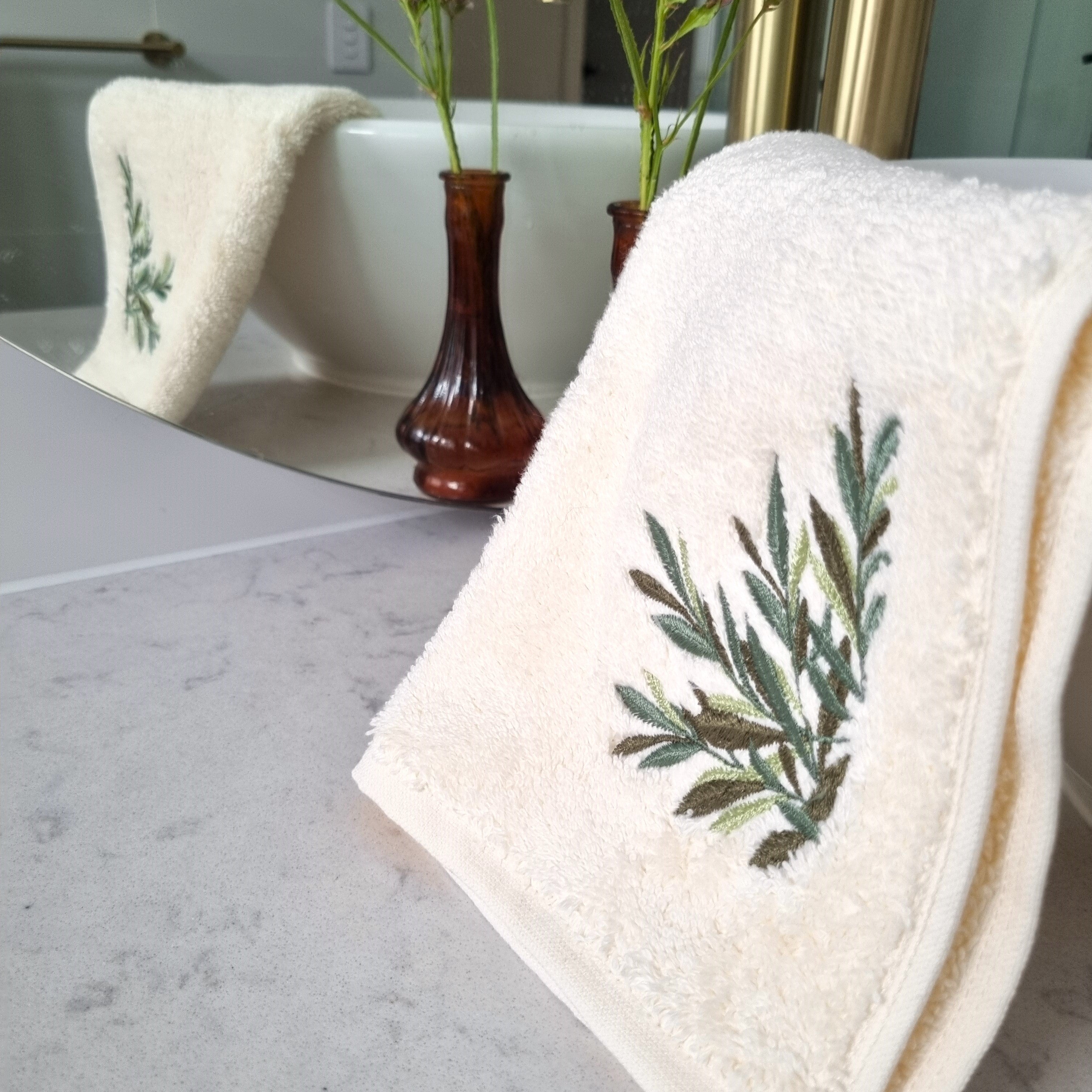 Esmeralda Sol Hand Towel - Syra Kalyva
